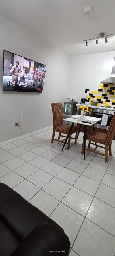 Lister Park Bradford Stylish 1Bed Coach House - Quiet & Tranquil Cottage & Parking Dış mekan fotoğraf
