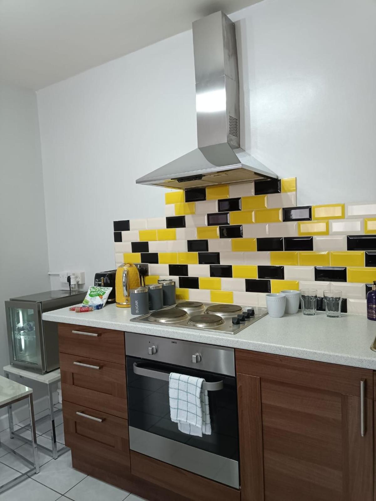 Lister Park Bradford Stylish 1Bed Coach House - Quiet & Tranquil Cottage & Parking Dış mekan fotoğraf